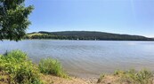 Exkluzivní stavební pozemek přímo u břehu Lipna 2107m2 - Frýdava, cena cena v RK, nabízí 